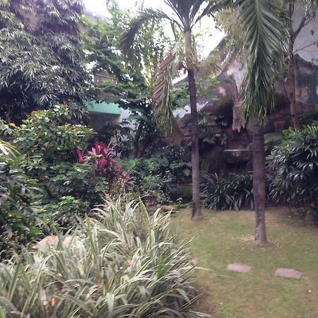 Global Inn Keluarga Sedati Exterior foto